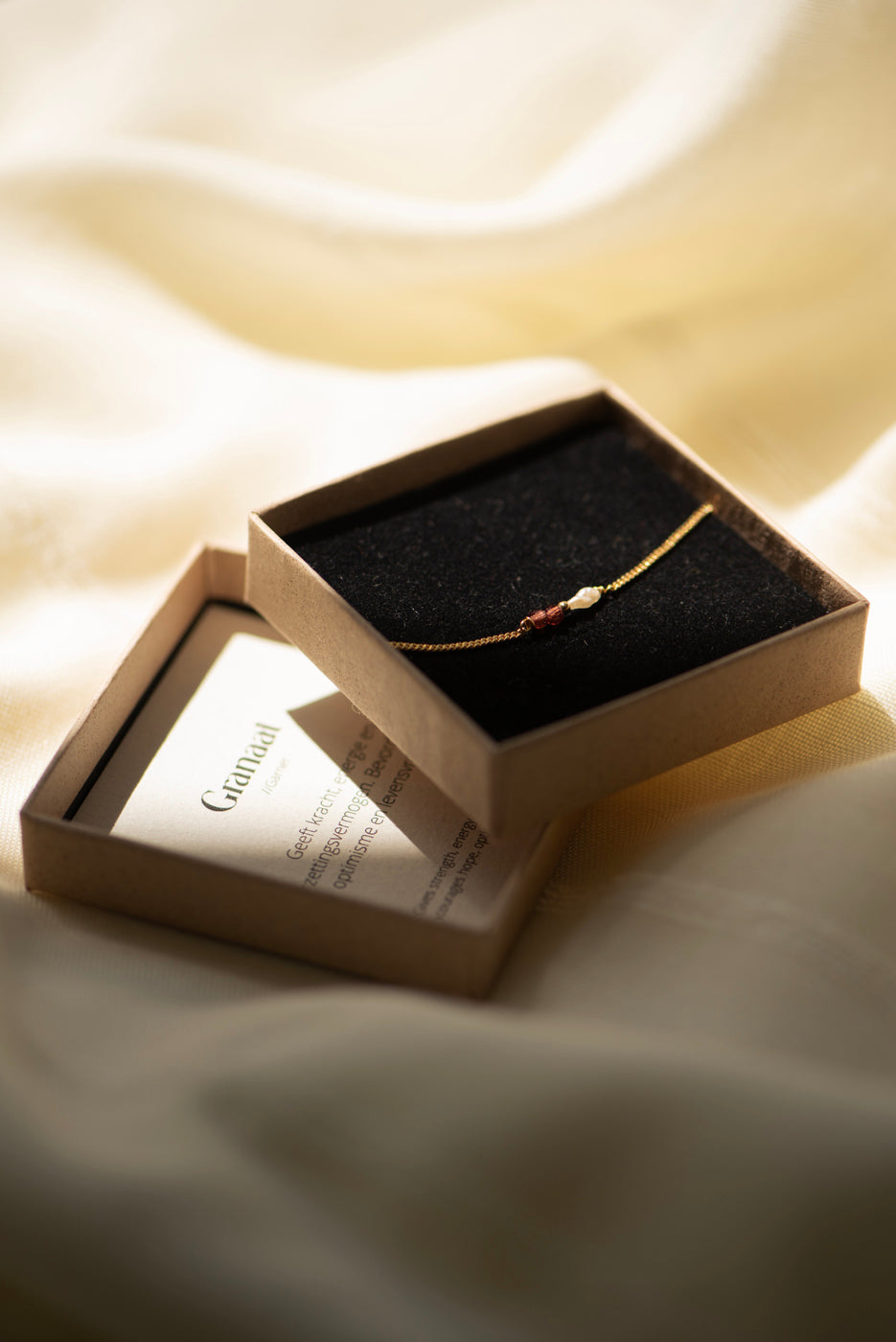 Elemental armband Granaat (geboortesteen Januari) |  Verguld en zilver